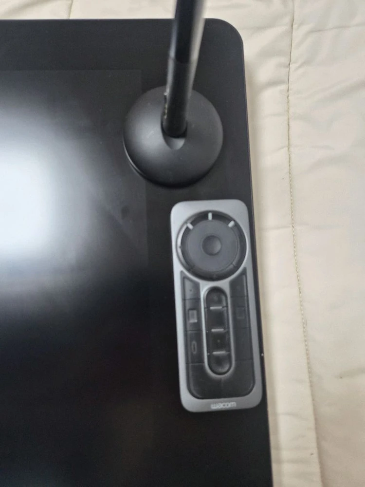 와콤 신티크 프로 24 DTK 2420 이미지
