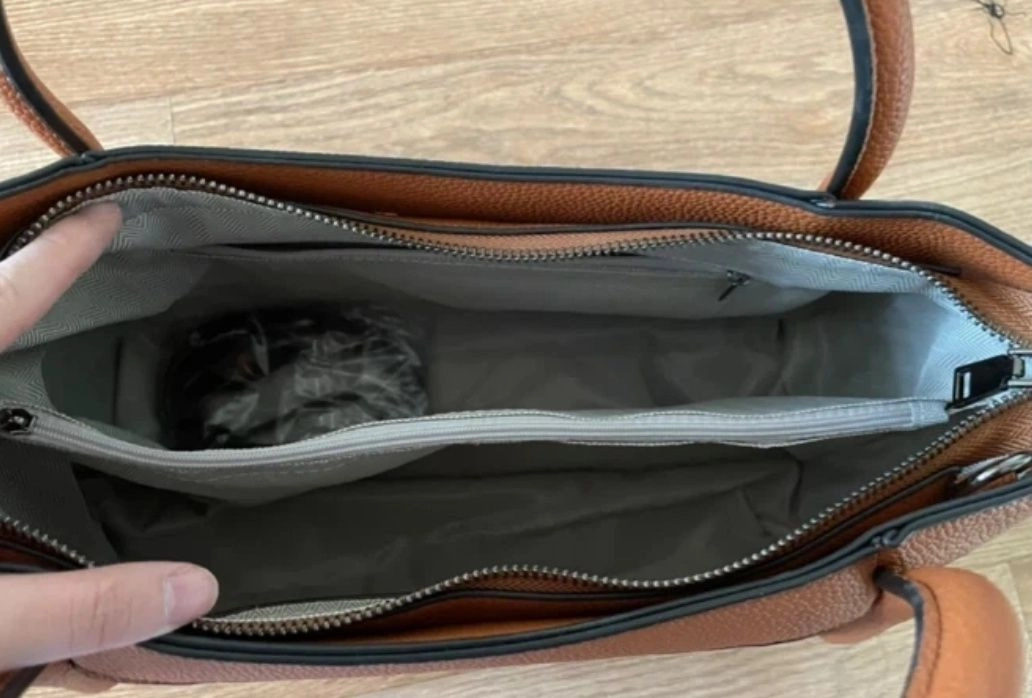 버버리 체크 패턴 토트백 이미지