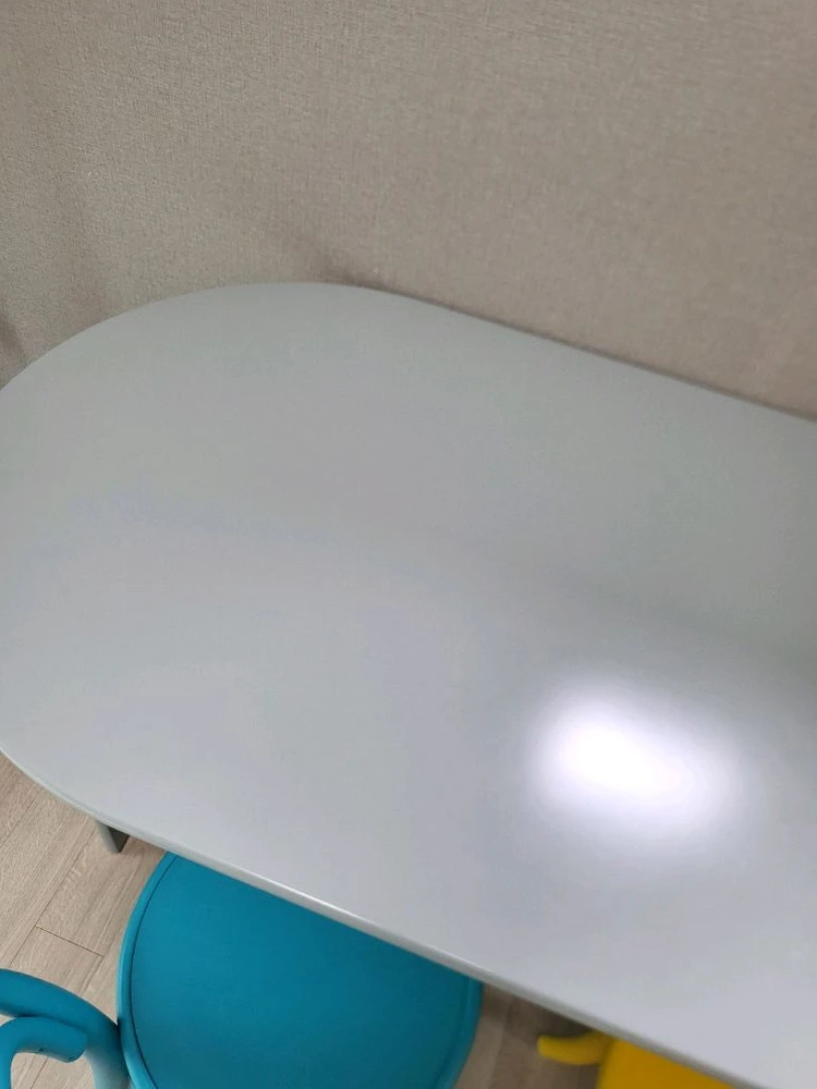 어린이책상 이미지