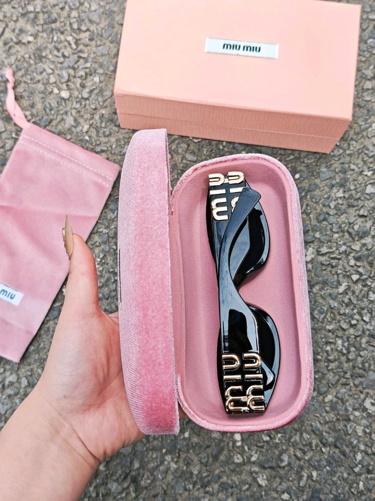 미우미우 패션 트렌드 선글라스 이미지