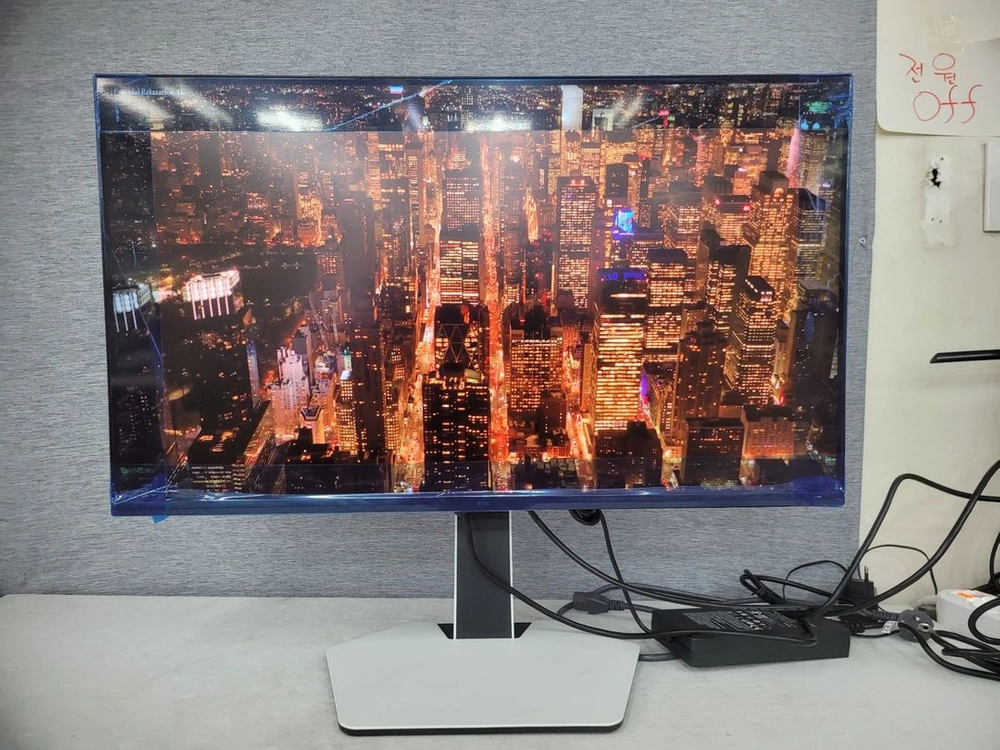 [새제품/풀박스] TCL 32R84 QD Mini LED 4K 165Hz 게이밍 모니터 이미지