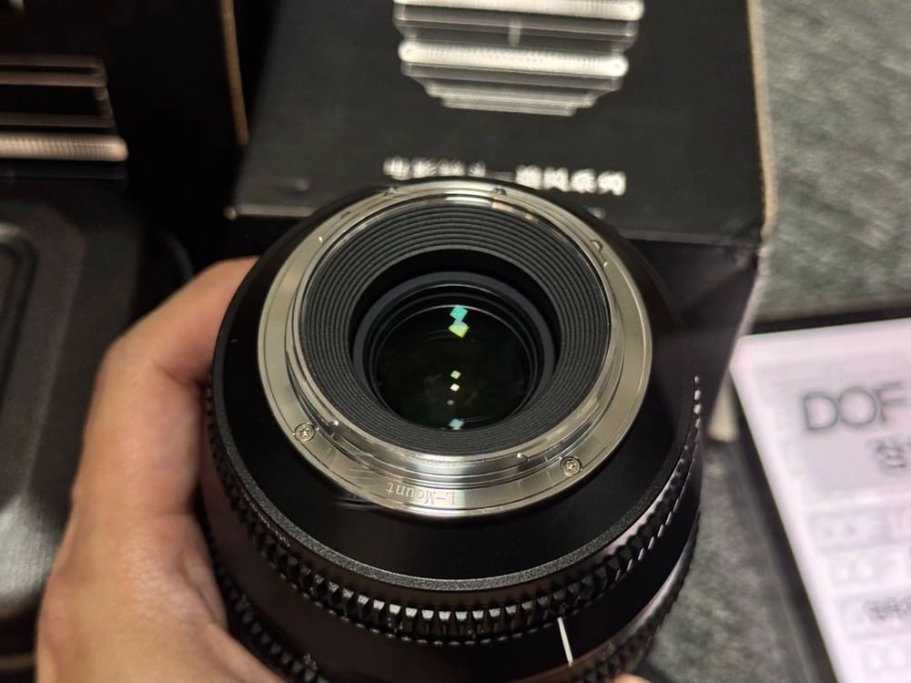 SG-image 시네렌즈 50mm T1.4 L마운트 시네렌즈 팝니다 이미지