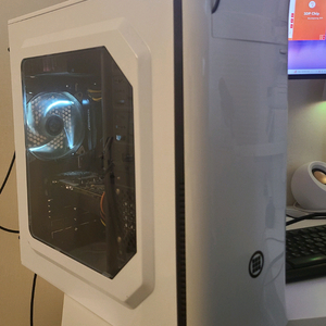 i5-9400F GTX 1060 3GB 화이트 PC 데스크탑 이미지