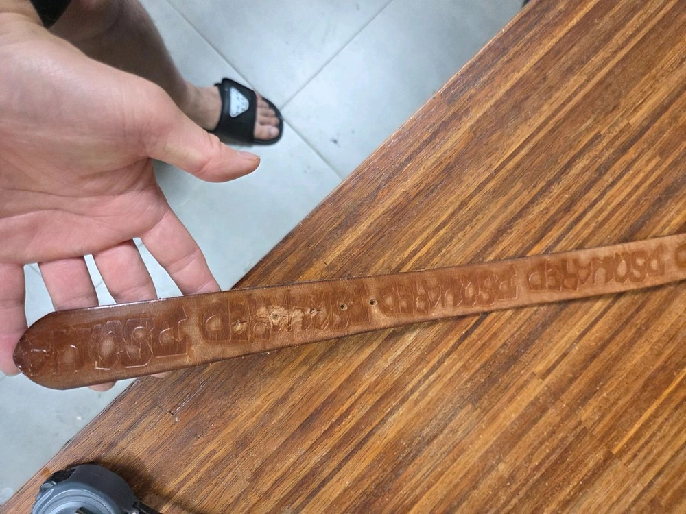 디스퀘어드 각인로고 빈티지 통가죽 벨트 105cm 이미지
