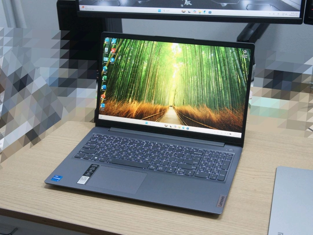레노버 인텔 i5-1155G7 램8기가 15.6인치 노트북 팝니다. 수원 이미지