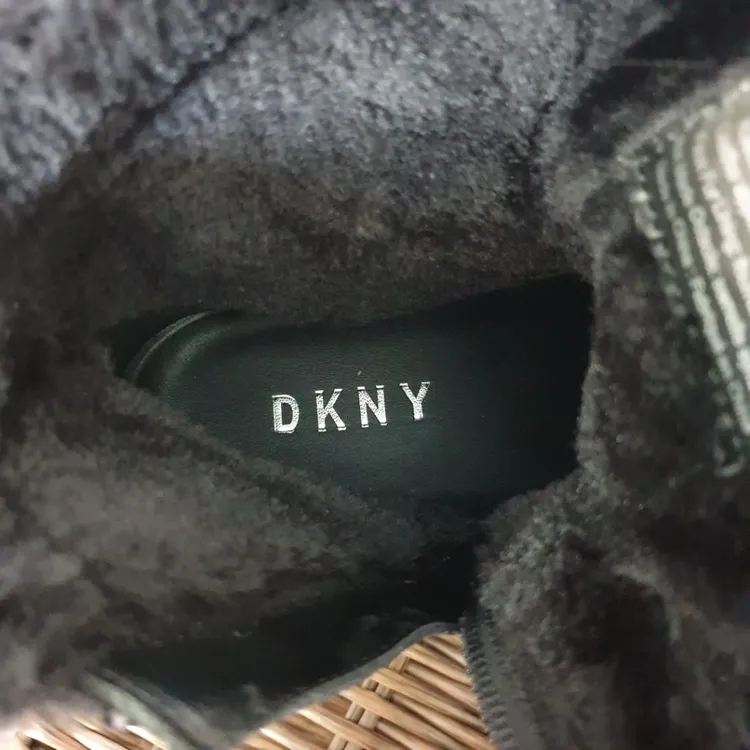 (새상품) DKNY 소가죽 스웨이드 퍼 하이탑 스니커즈 이미지
