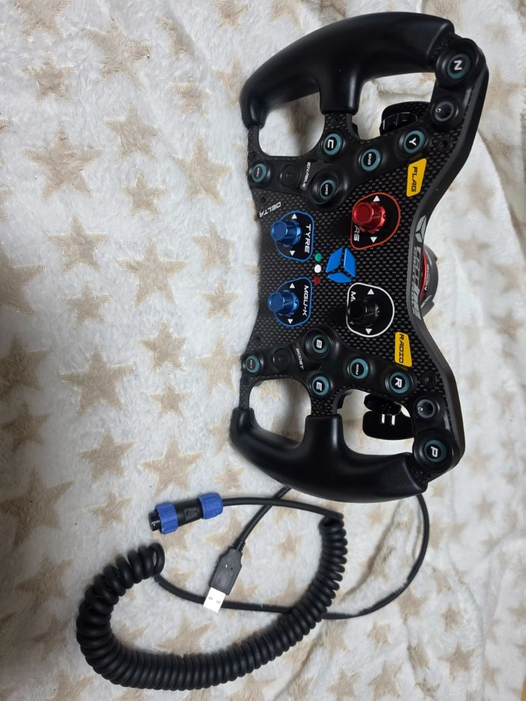 레이싱(Sim Racing) 하이엔드 장비 큐브컨트롤(Cube Controls) 포뮬러 스타일 스티어링 휠 - 안심되는 중고거래