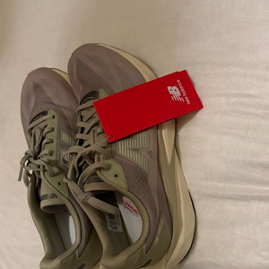 뉴발란스 남자 신발 운동화 러닝화 새제품 볼넓음(2e) 레벨 V5, Khaki, 265, 공홈 구매제품 이미지
