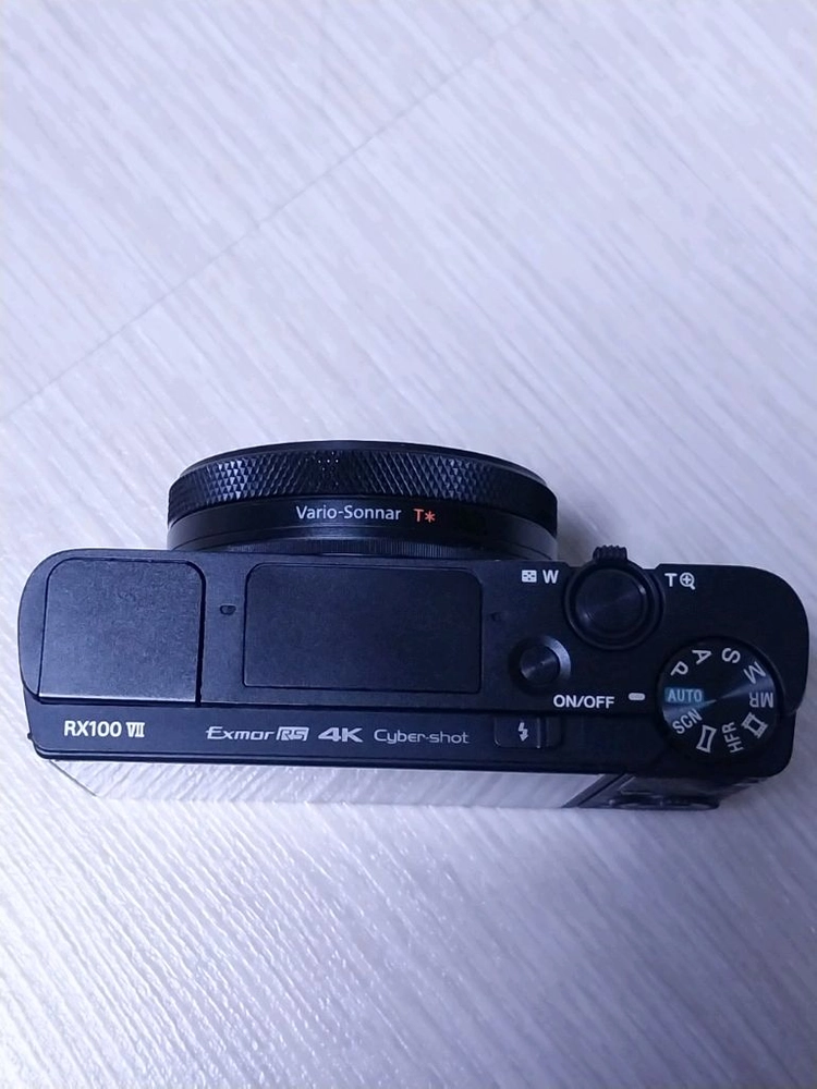 RX100M7 소니 카메라 이미지