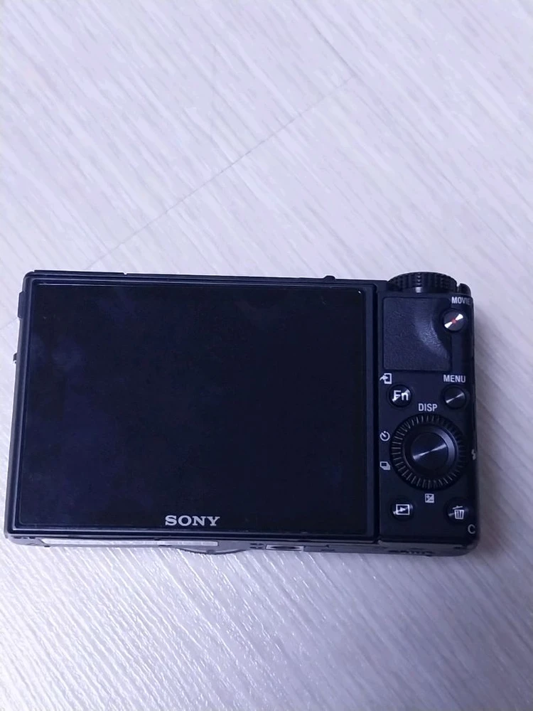 RX100M7 소니 카메라 이미지