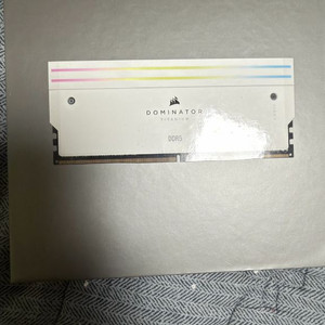 ddr5 32gb 커세어 도미네이터 티타늄 화이트 cl34 7200mhz 이미지