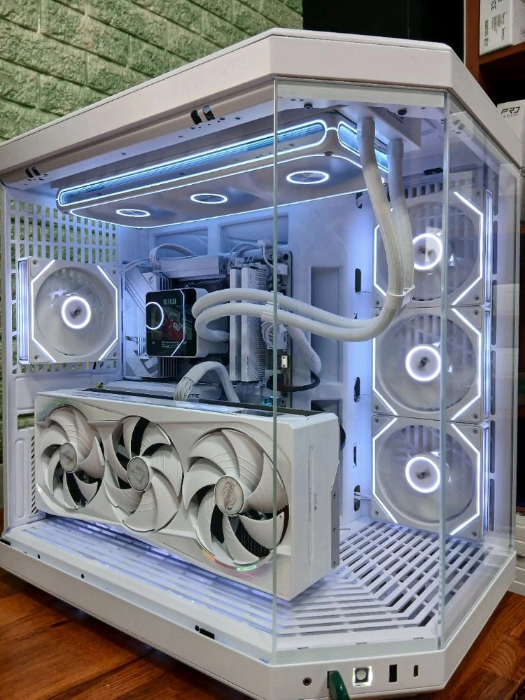 미사용 ) 9800X3D & RTX5080 컴퓨터 PC 이미지