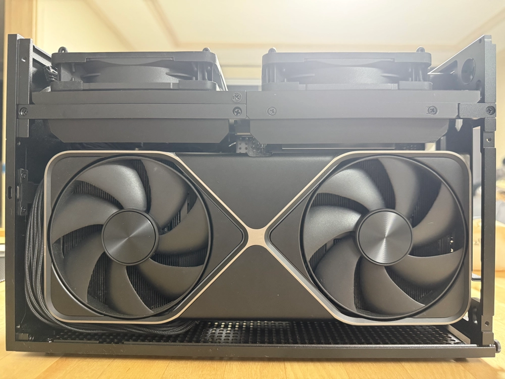 Formd T1 2.5/9800X3D/5080FE SFF PC 팝니다. - 안심되는 중고거래