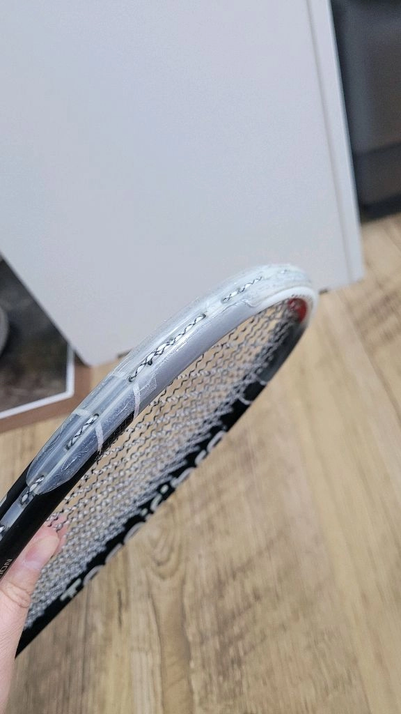 테크니화이버 카보탄 140 스쿼시 라켓 이미지