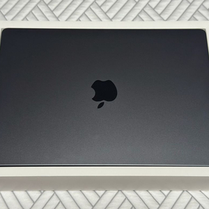 맥북프로 m5pro 14인치 24gb/1tb 신품급