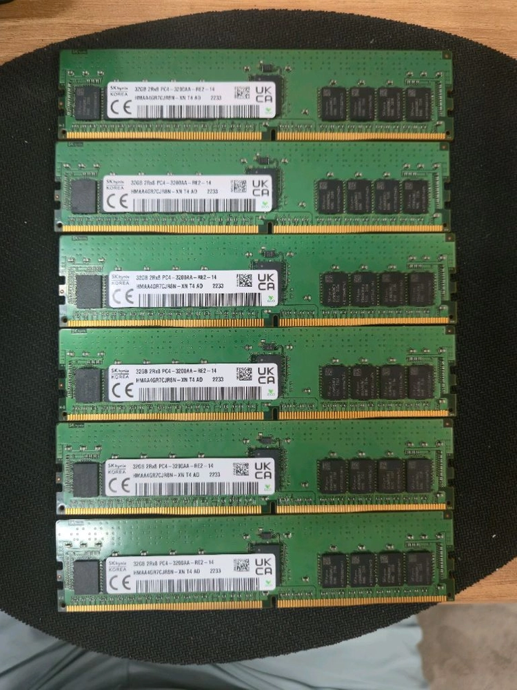 SK하이닉스 32GB DDR4 PC4-3200AA-RE2-14 ECC 이미지