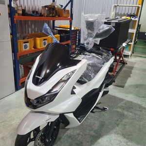배달 오토바이 PCX125 이미지