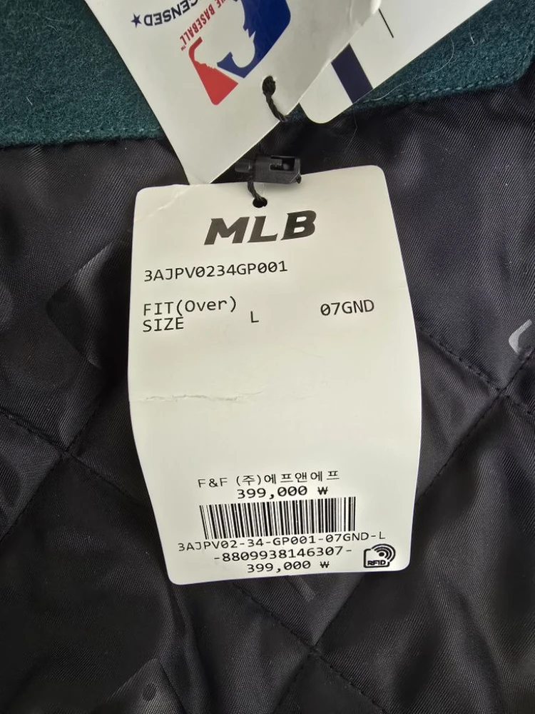 [새제품] MLB 울 와펜 소매배색 바시티자켓 L 이미지