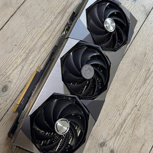 MSI RTX 4090 슈프림 X 24G 그래픽카드판매합니다. 이미지