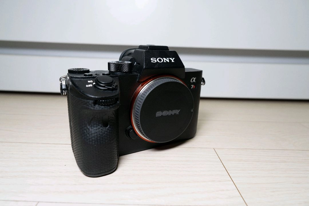 소니 A7R3+세로그립+플래시+베이스플레이트 이미지