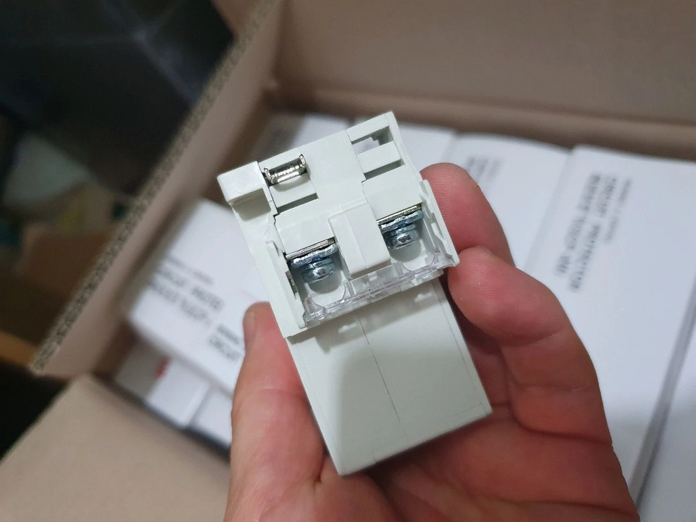 새 상품인 Honeywell 회로 보호기 GCP-32AN M 20A입니다120개 일괄판매 이미지