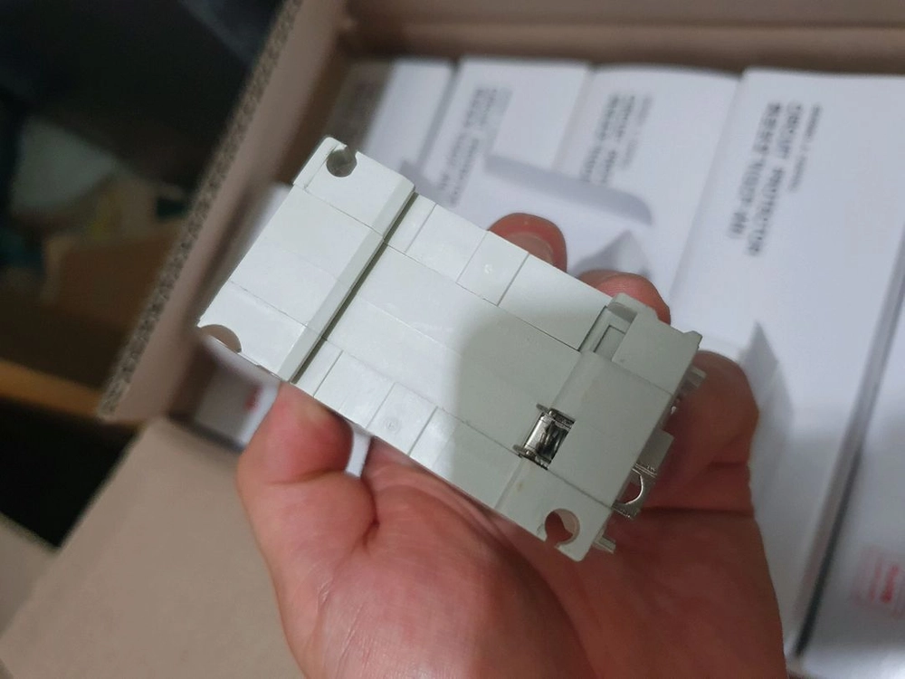 새 상품인 Honeywell 회로 보호기 GCP-32AN M 20A입니다120개 일괄판매 이미지