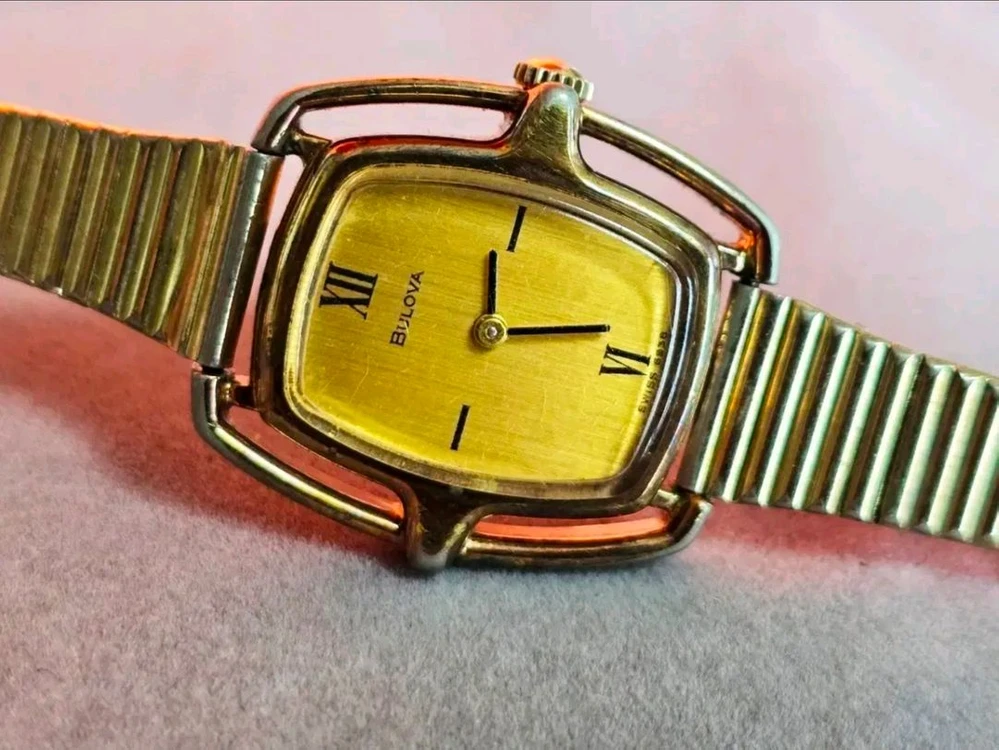 부로바(BULOVA) 빈티지 수동식 여성 손목시계 이미지