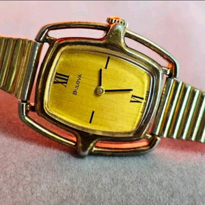 부로바(BULOVA) 빈티지 수동식 여성 손목시계 이미지