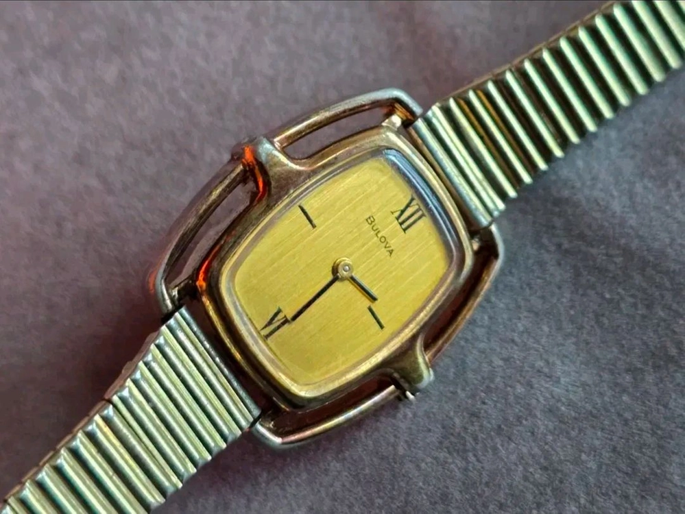 부로바(BULOVA) 빈티지 수동식 여성 손목시계 이미지