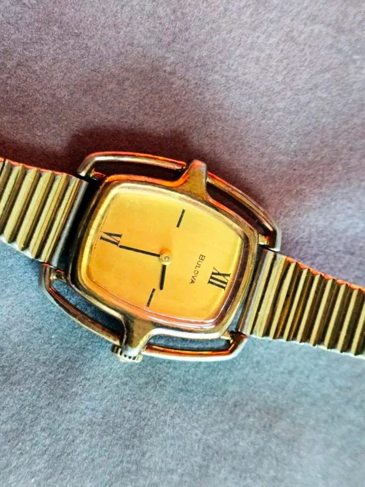 부로바(BULOVA) 빈티지 수동식 여성 손목시계 이미지