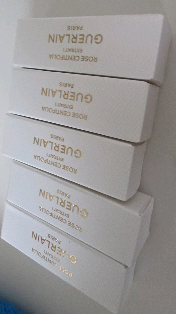 겔랑 로즈 센티폴리아 이미지