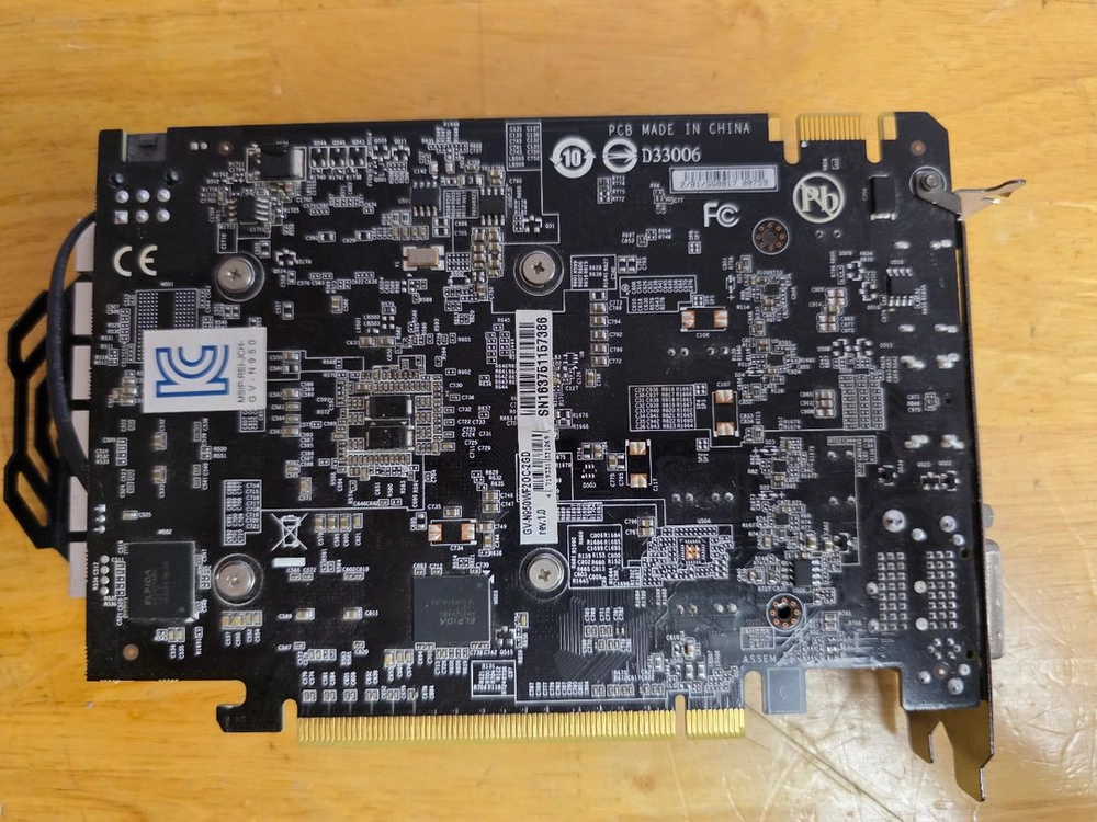 기가바이트 GTX 950 그래픽카드 이미지