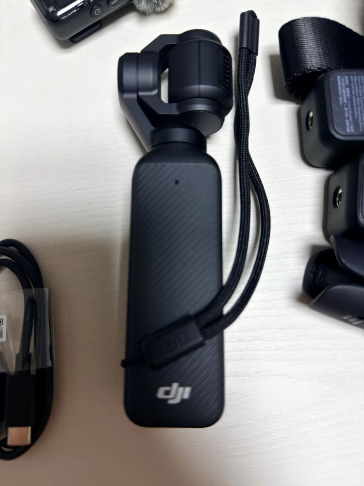DJI 오즈모 포켓 3 크리에이터 콤보 판매합니다 이미지