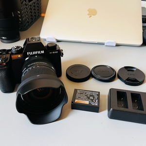 후지필름 X-S10 카메라 + 시그마 18-50mm 렌즈 이미지