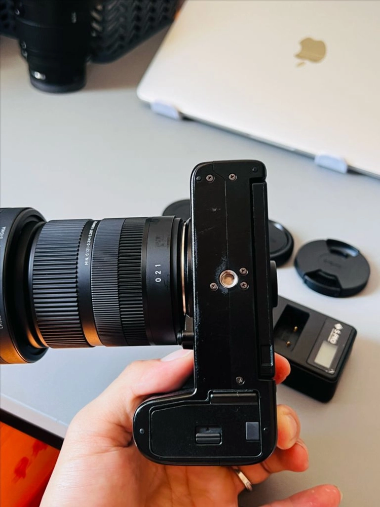후지필름 X-S10 카메라 + 시그마 18-50mm 렌즈 이미지