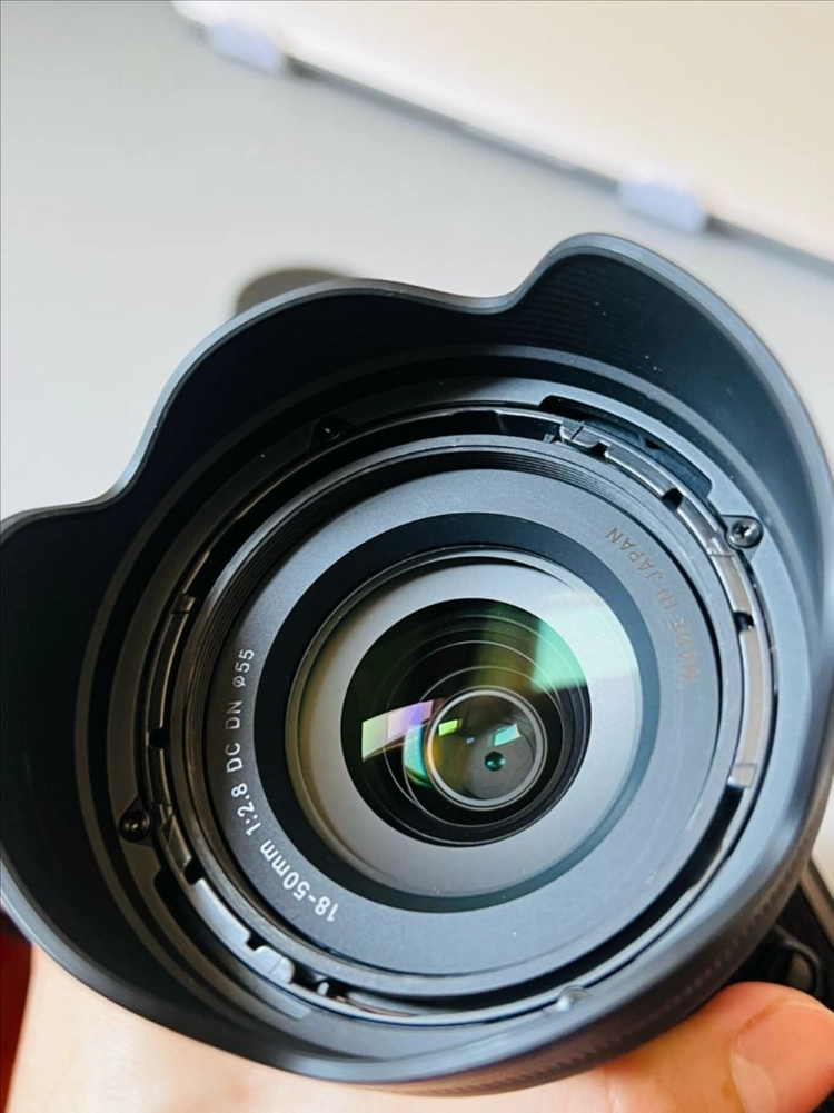 후지필름 X-S10 카메라 + 시그마 18-50mm 렌즈 이미지