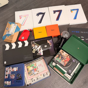 방탄 앨범 및 굿즈 세트 이미지