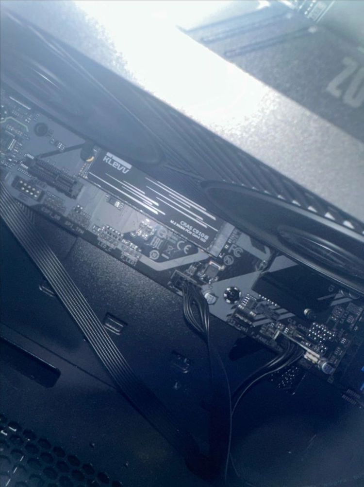 KLEVV CRAS C910G M.2 NVMe SSD 1TB 이미지