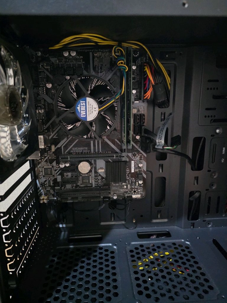 i3 8100 본체 이미지