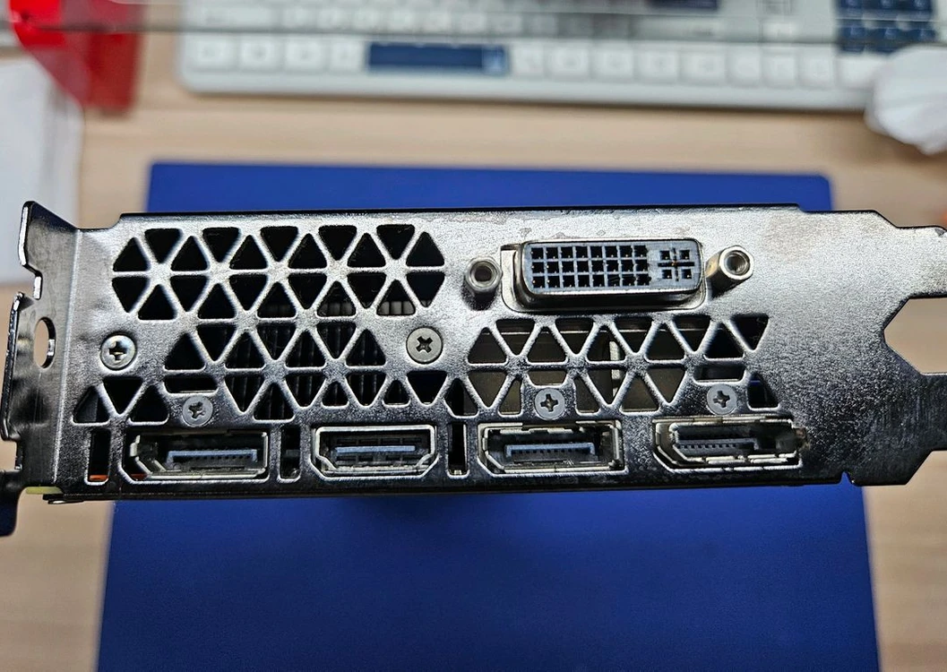지포스TITAN X 12GB, RTX 3050과 비슷 이미지