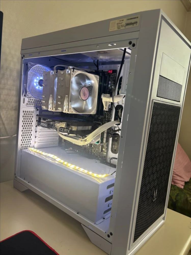 i7 8700k rtx 4060 게이밍 pc본체 팝니다 이미지