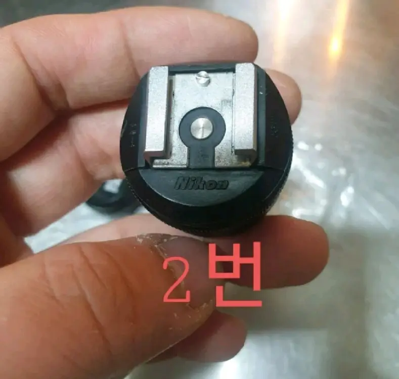 니콘 AS-1 (니콘 F,F2 용 핫슈 어댑터)플래시 어댑터(핫슈 커플러) 이미지