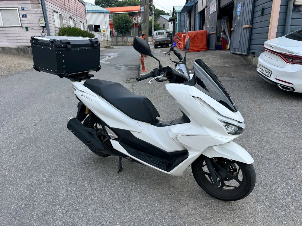 혼다 pcx125 25년 abs 화이트컬러 짧은키로수 팝니다 - 안심되는 중고거래