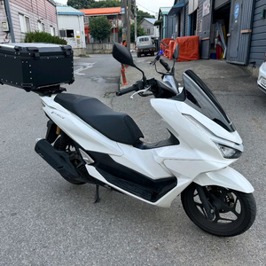 혼다 pcx125 25년 abs 화이트컬러 짧은키로수 팝니다 이미지