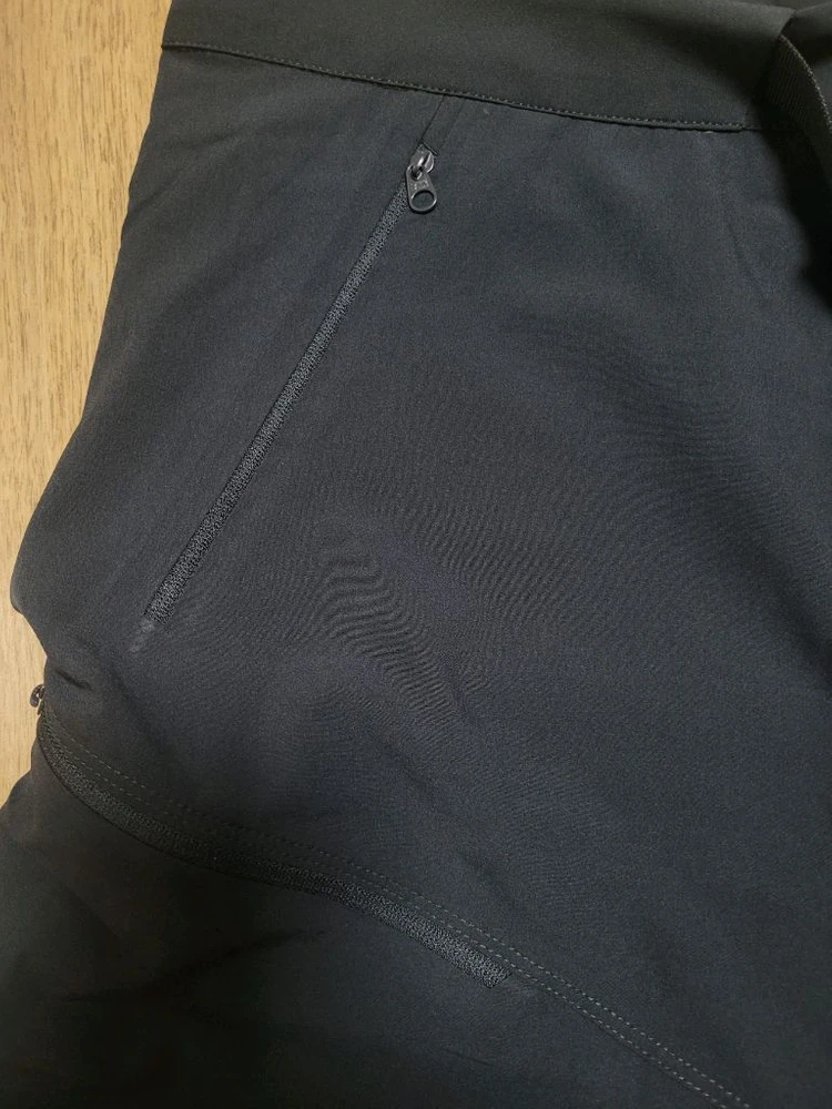 아크테릭스 퀵드라이 반바지 이미지