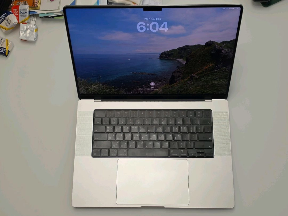 맥북 m1 pro 16인치 16gb 1tb 실버 판매합니다. 이미지