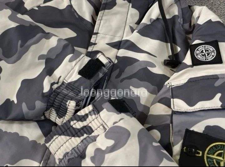 스톤아일랜드 카고완장 카모 패딩 점퍼 105/XL 이미지