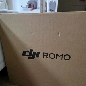 DJI 로모 P 로봇청소기 미개봉 풀세트입니다. 이미지