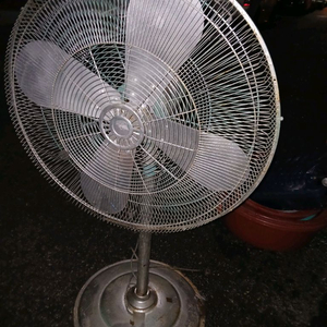 공업용날개폭최대형 스탠드 선풍기전북대정문서직거래만가능요.회전은안됨 이미지