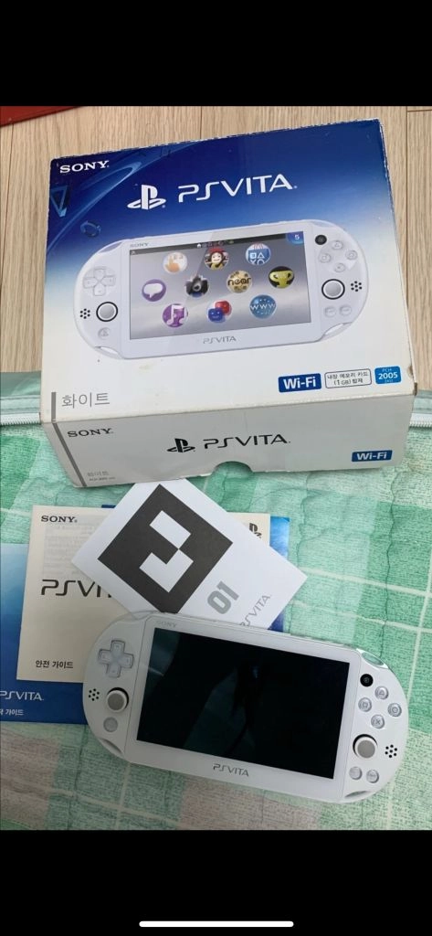 A급 소니 PS비타 PS Vita 2세대 화이트 팝니다. - 안심되는 중고거래